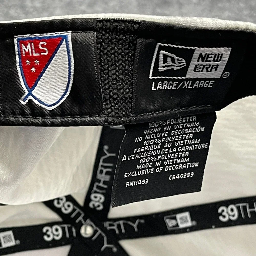 FC Cincinnati Hat Cap Mens L/XL White Grey MLS Soccer Stretch‎ Fit Graded Flex